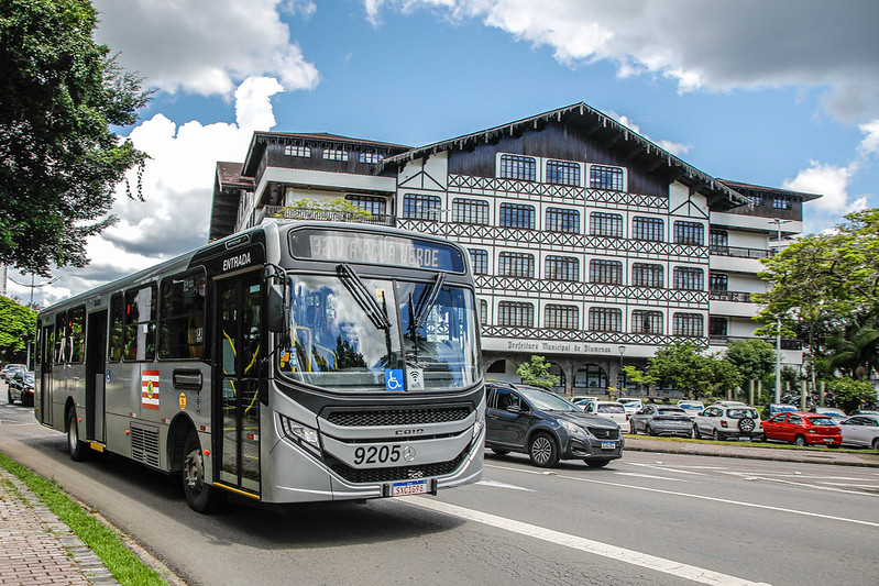 Transporte coletivo terá 945 viagens extras durante a Oktoberfest