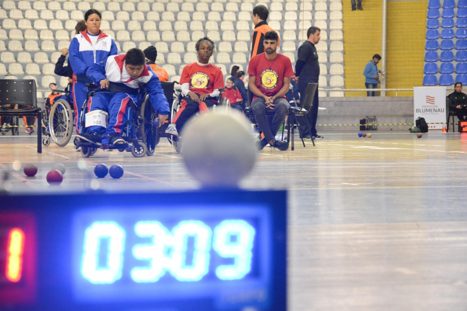 Blumenau participa de campeonato de bocha paralímpica