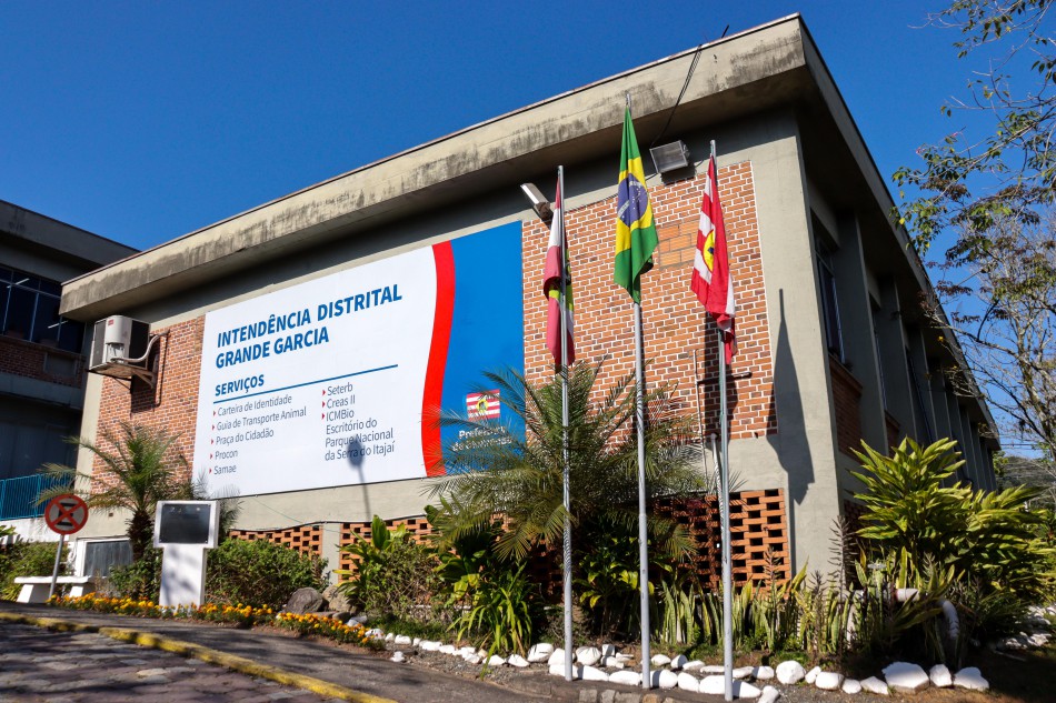Praça do Empreendedor completa dois meses de atendimentos no Garcia