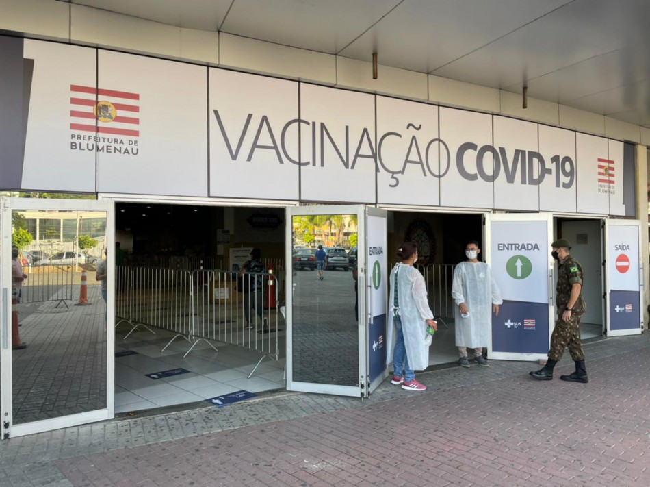 Blumenau reabre agendamento da vacina para nove grupos contra o Coronavírus