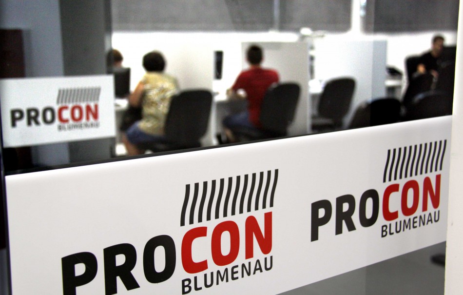Procon de Blumenau passa a atender em novo horário a partir desta segunda-feira, dia 23